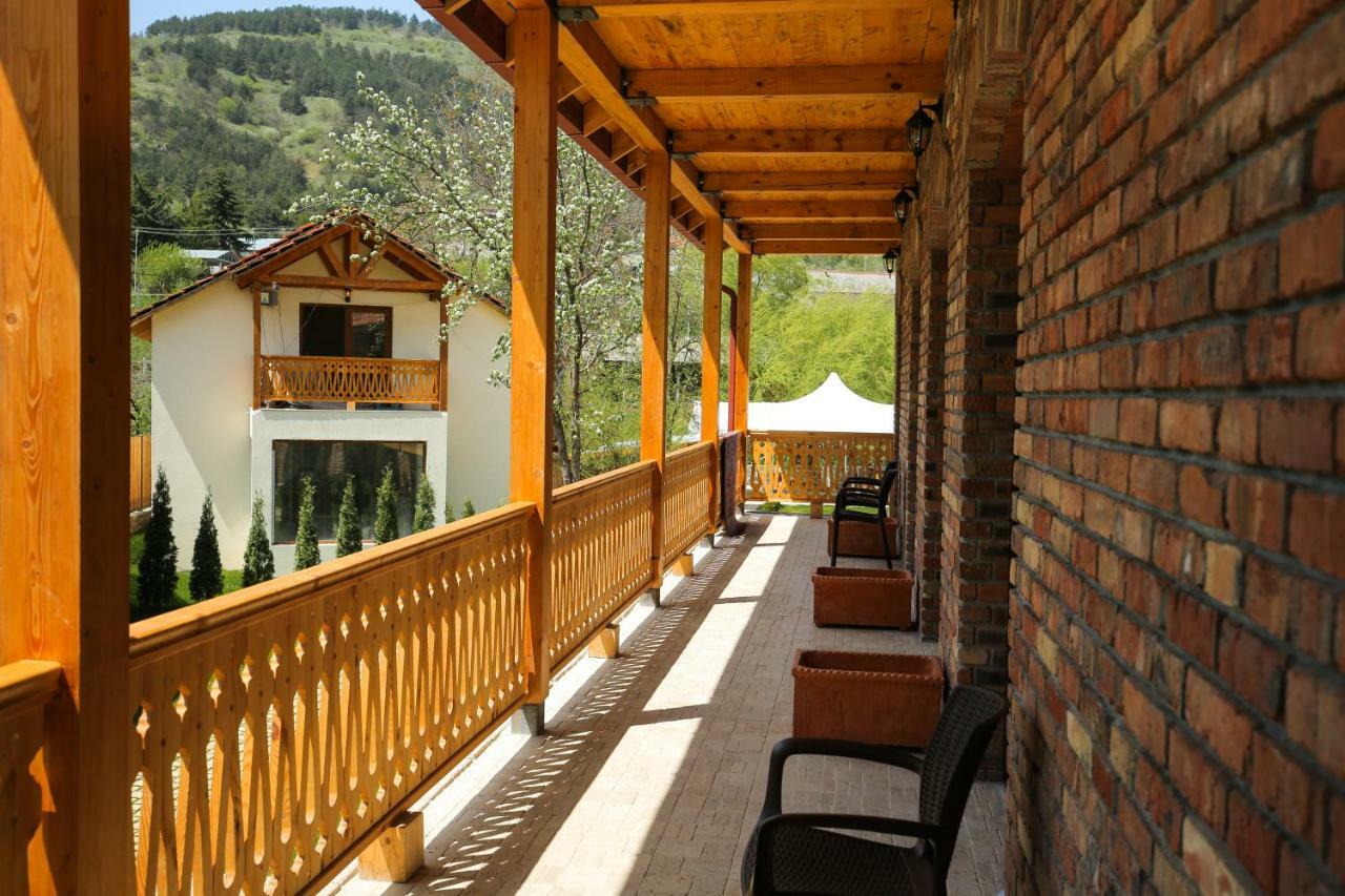 Chalet Dilijan Hotel & Restauarant エクステリア 写真